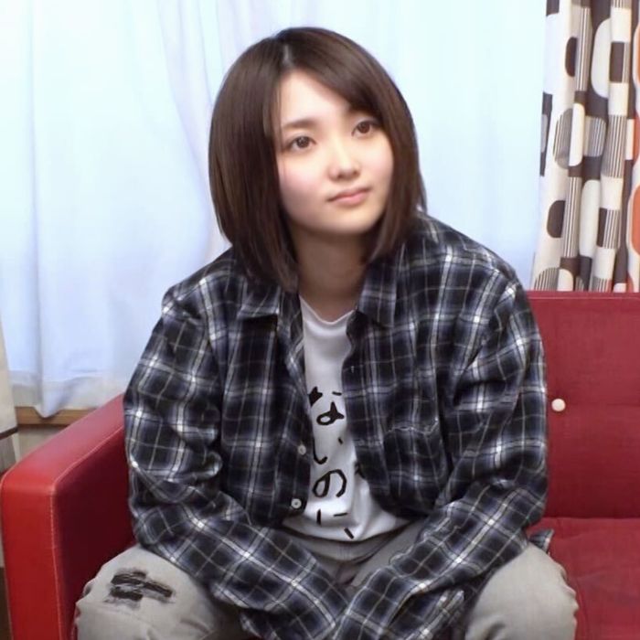 性同一性不合　性自認が男のJD１９歳　初めての男性器に触れ、自分の性別を再確認する初挿入初/中出しまで緊張の一部始終。