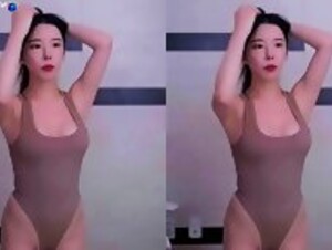 [한국야동] 퇴근후 집에서 오픈하는 섹시한 몸매